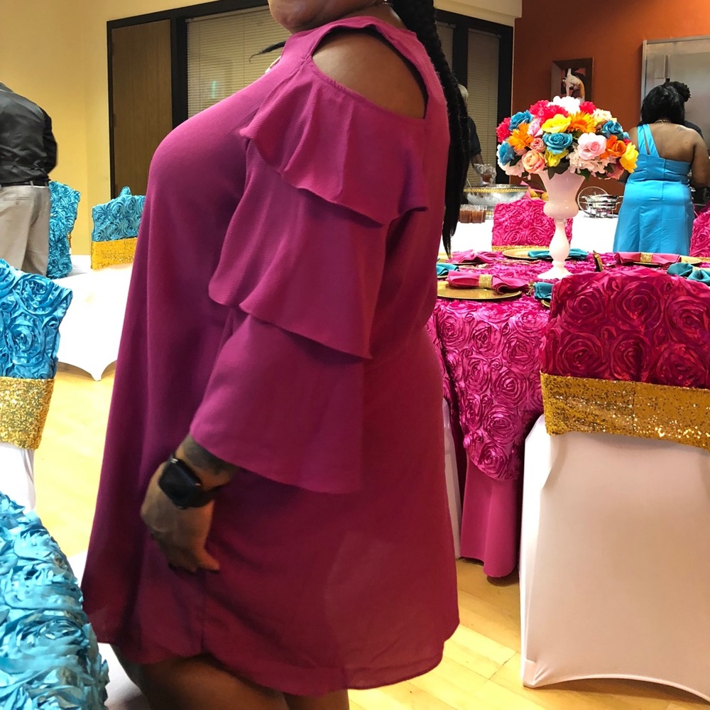 New! 🖤 Aura’s Plus Fuchsia Ruffle Dress - Picture 4 of 5